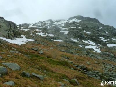 Laguna Grande-Sierra de Gredos; parque natural de las hoces de cabriel sierra de urbasa senda camill